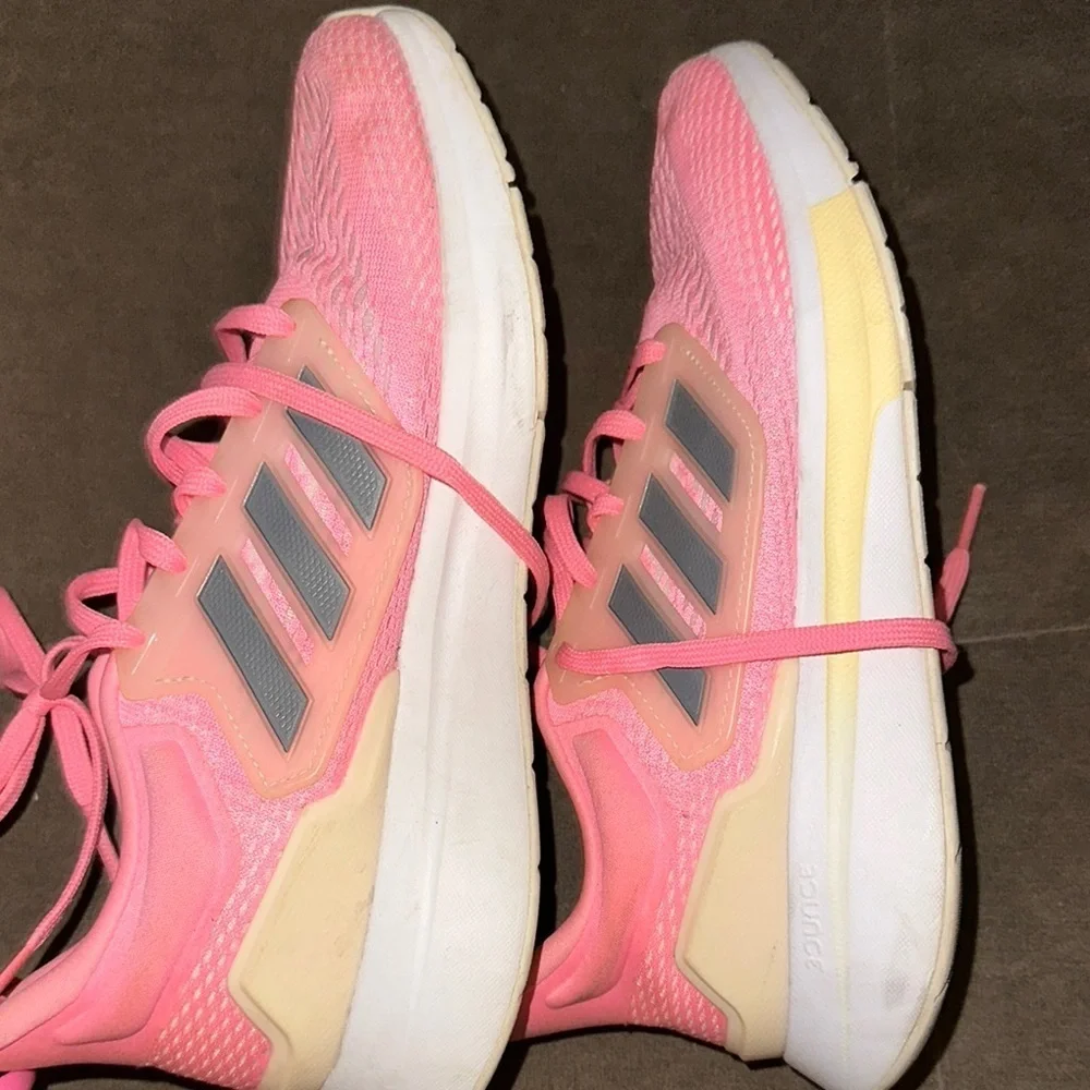 Adidas Women's Pink Running Shoes size 7 woman’s
